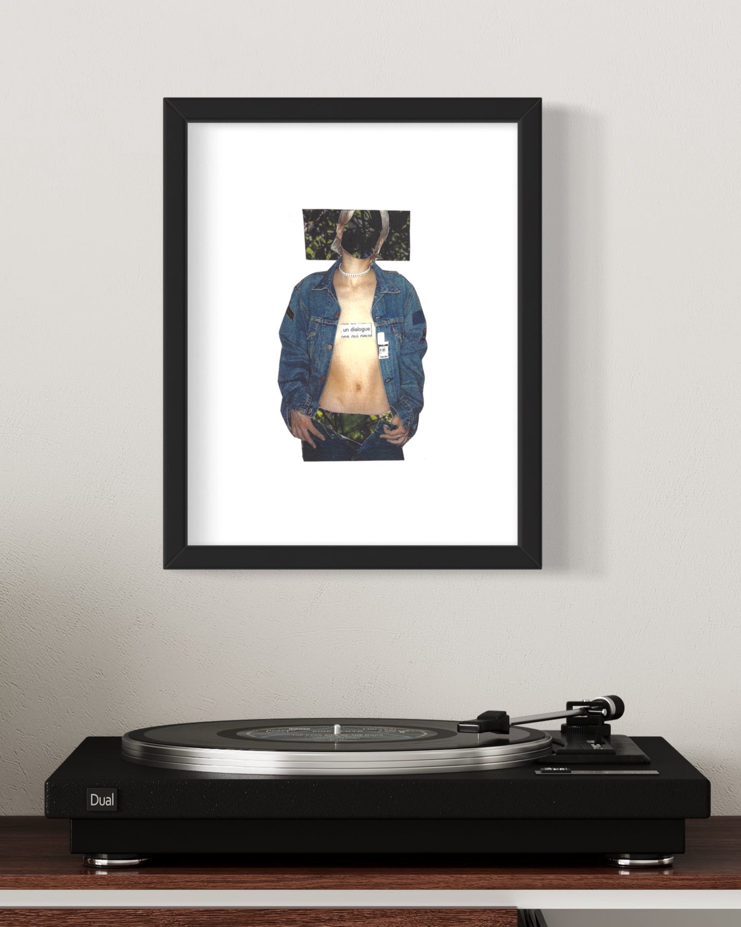 Affiche Critical Disco. Collage 004. Femme en jeans.